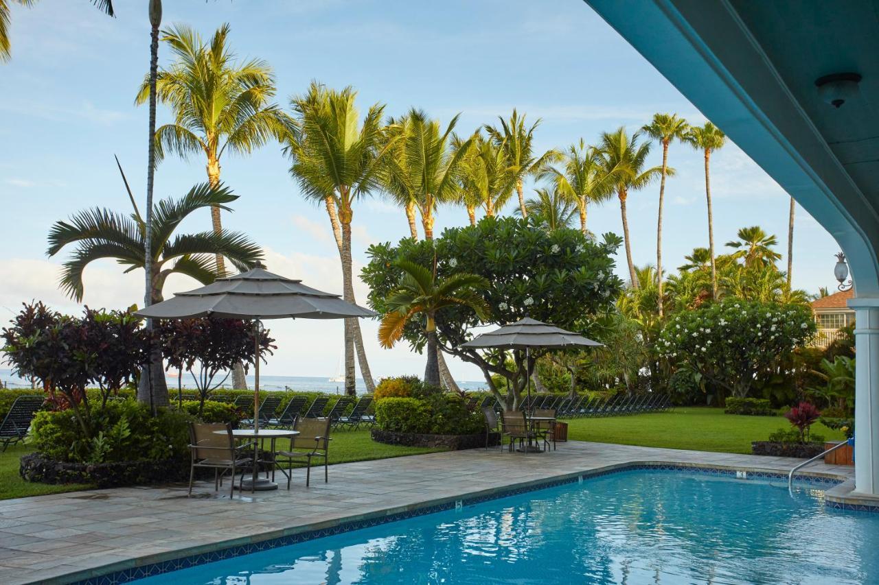 Lahaina Shores Beach Resort Exterior photo