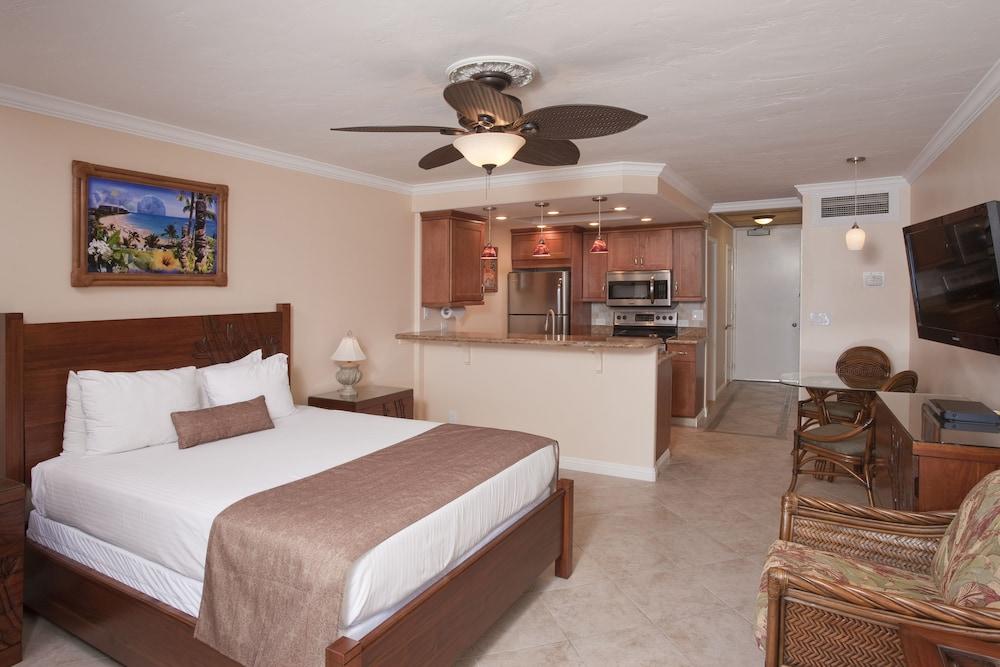 Lahaina Shores Beach Resort Exterior photo