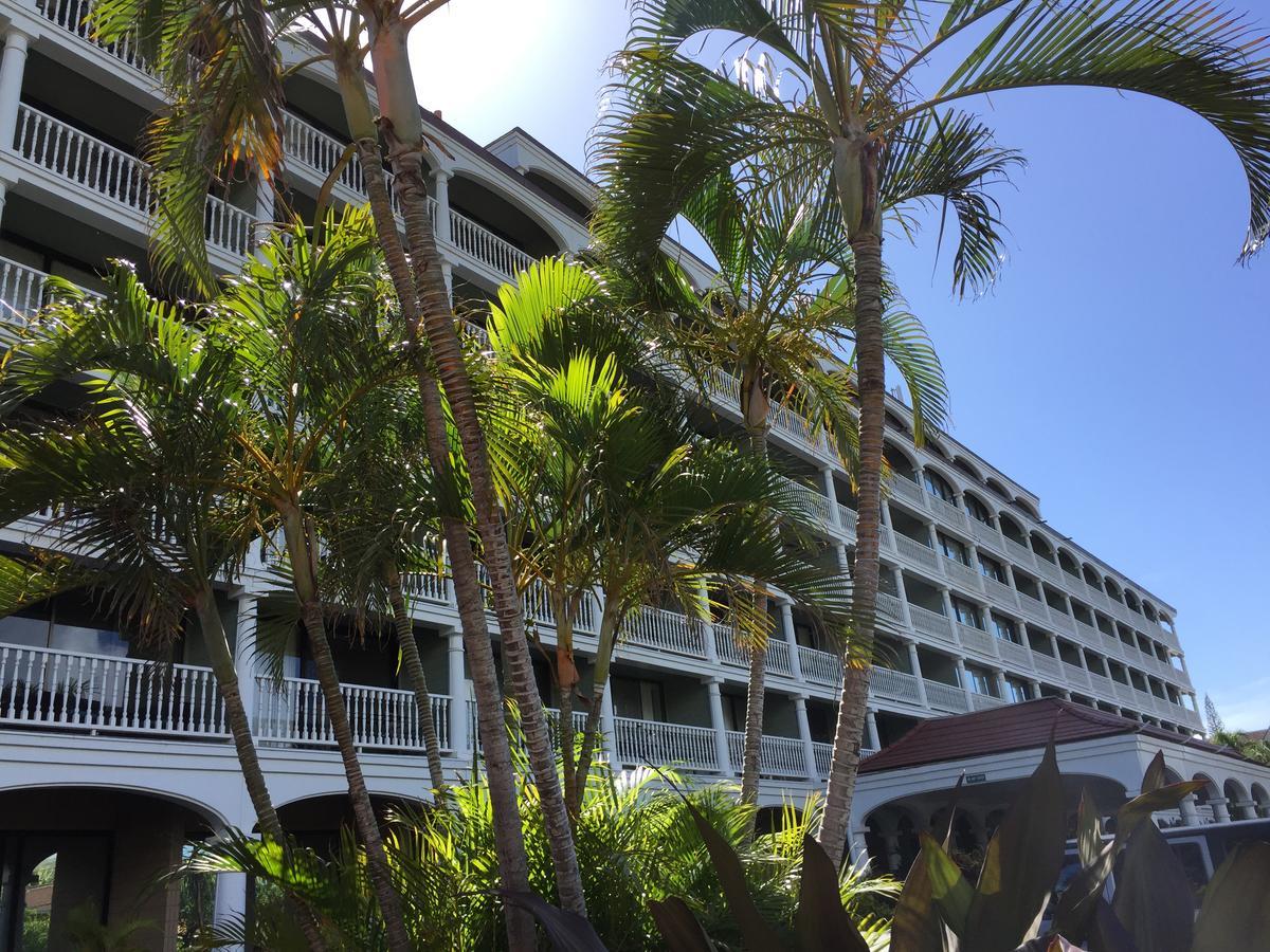 Lahaina Shores Beach Resort Exterior photo