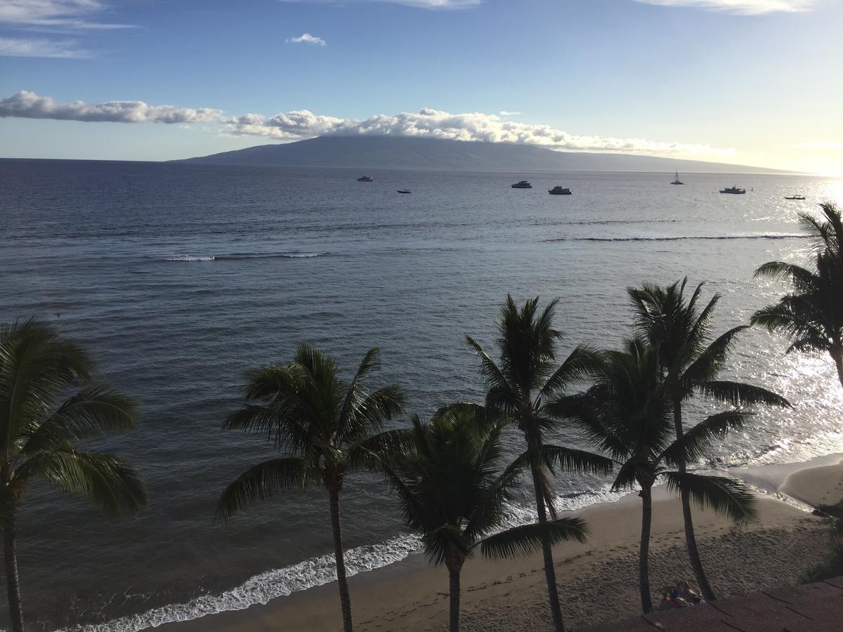 Lahaina Shores Beach Resort Exterior photo