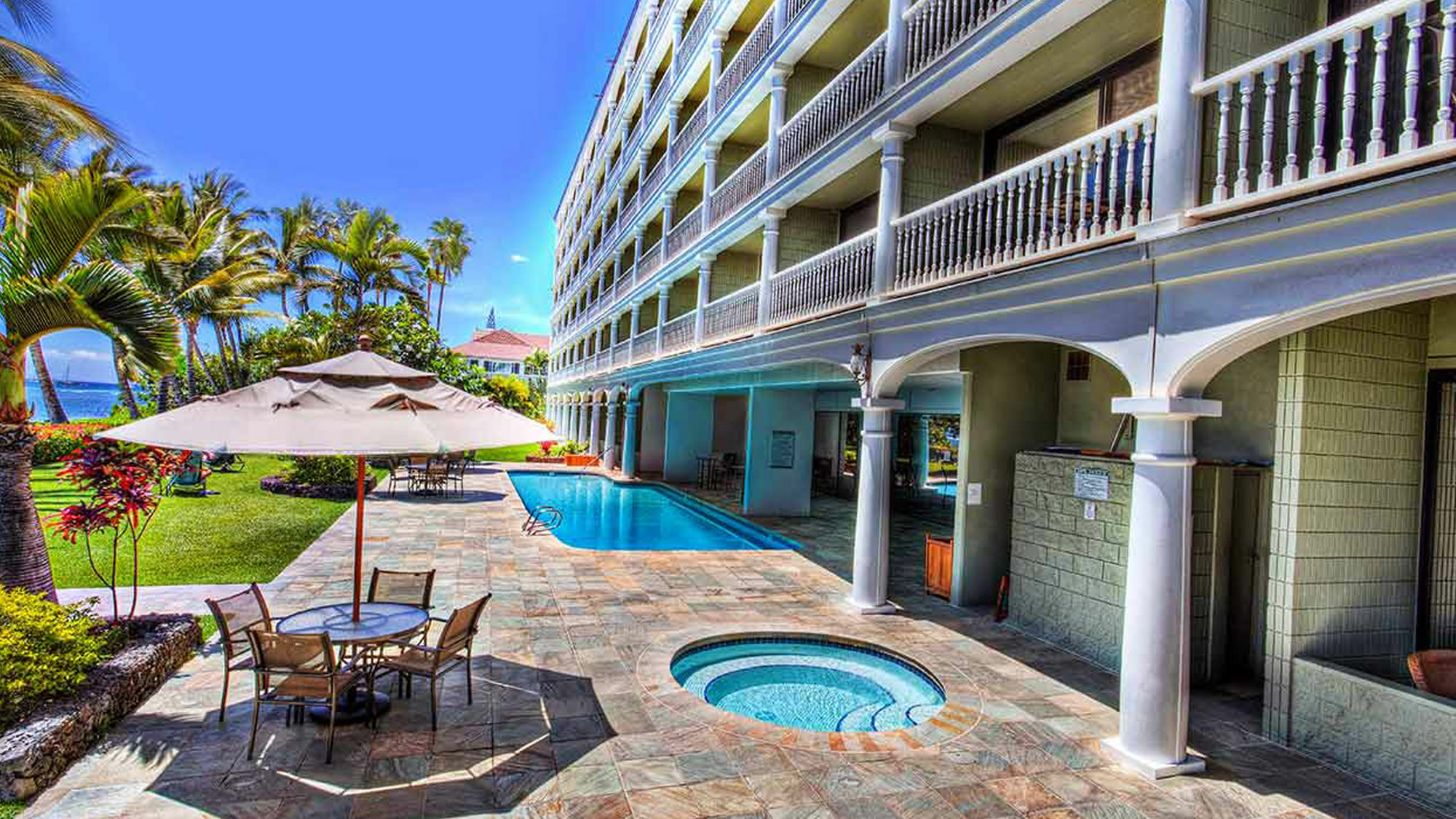 Lahaina Shores Beach Resort Exterior photo