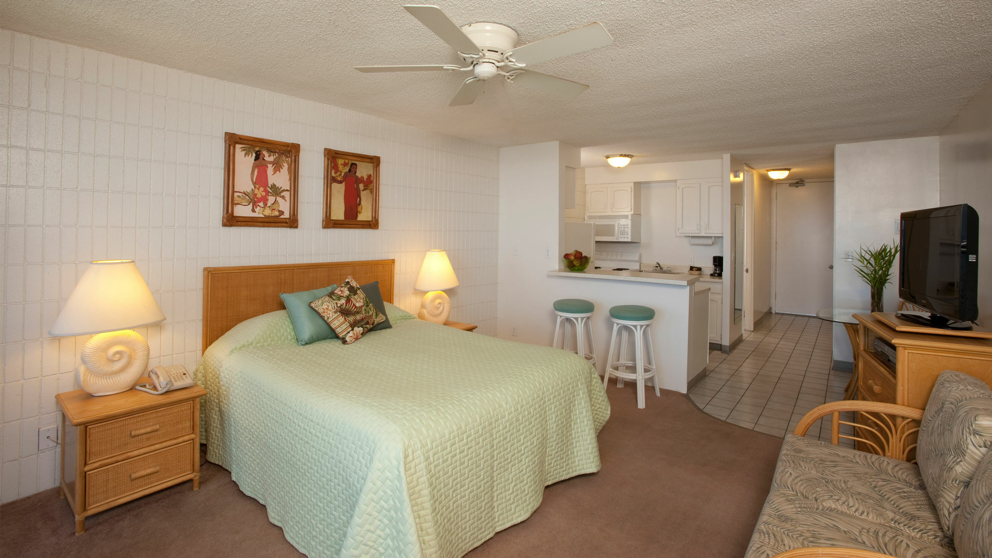 Lahaina Shores Beach Resort Exterior photo