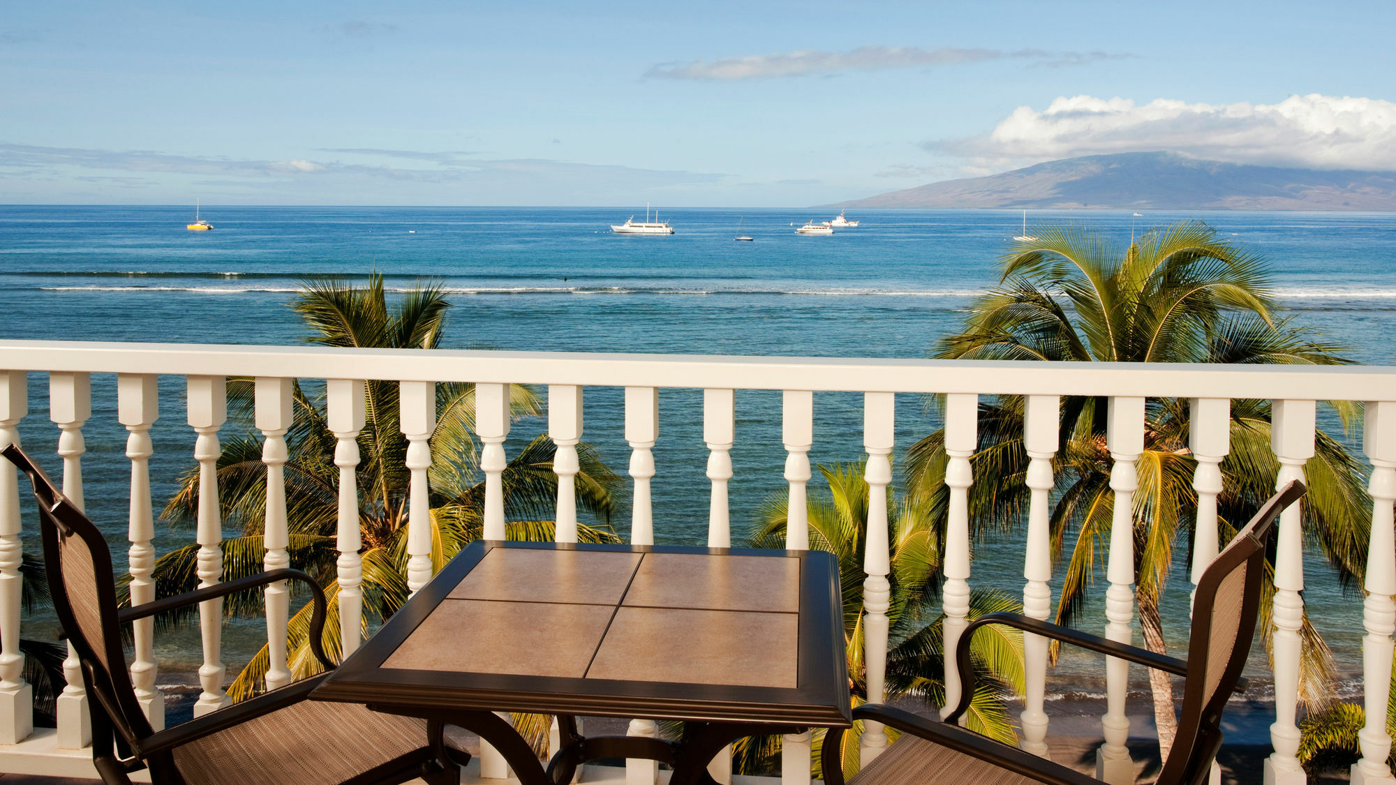 Lahaina Shores Beach Resort Exterior photo