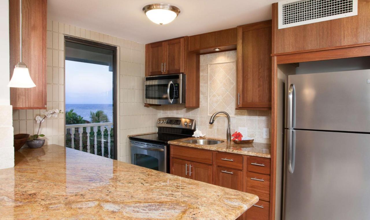 Lahaina Shores Beach Resort Exterior photo